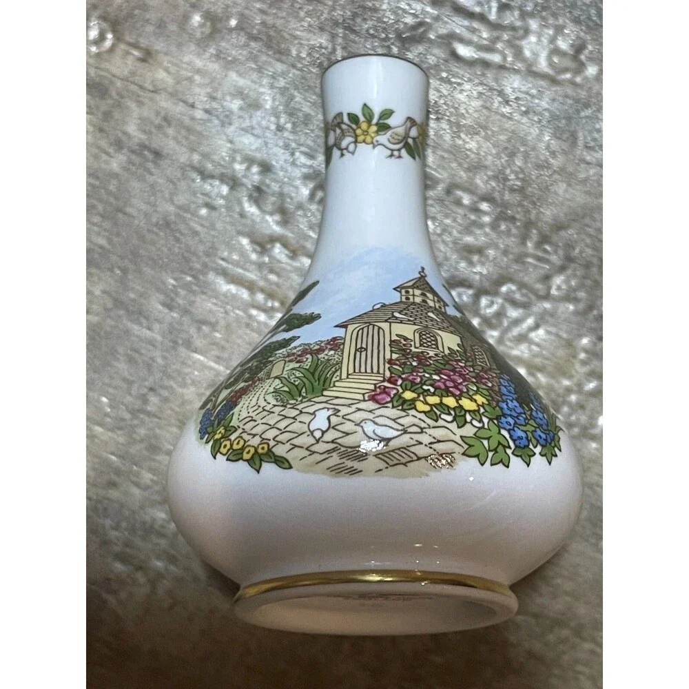 Spode Bud Vase Bone China Made in England #35 White Garden Scene Gold Trim